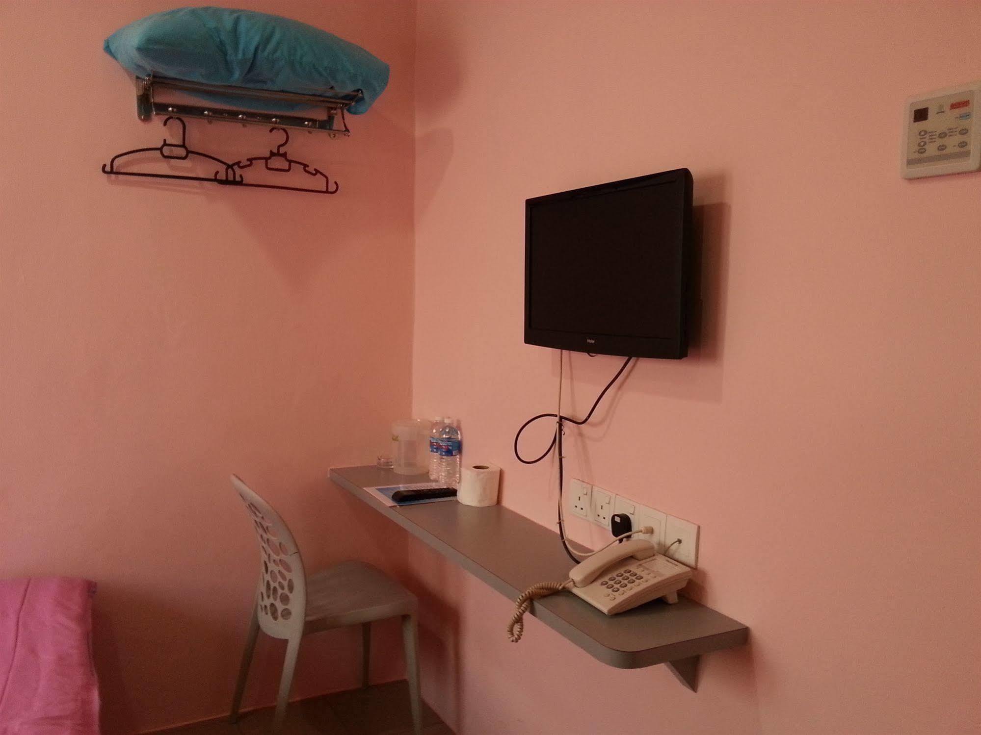 Motel Lucky 2*